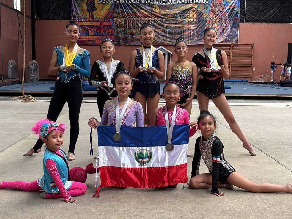 Gimnasta de Xela ganan 15 medallas en clasificatorio regional