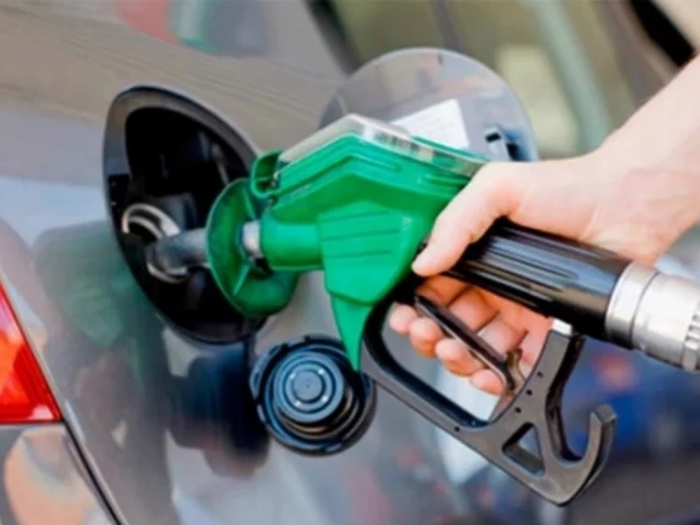 Gobierno analiza volver a subsidiar el combustible  