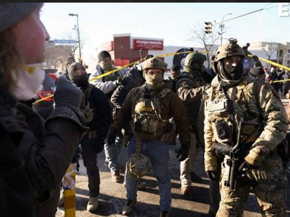 Gobierno de Trump anuncia el fin del despliegue masivo de agentes migratorios en Minesota 