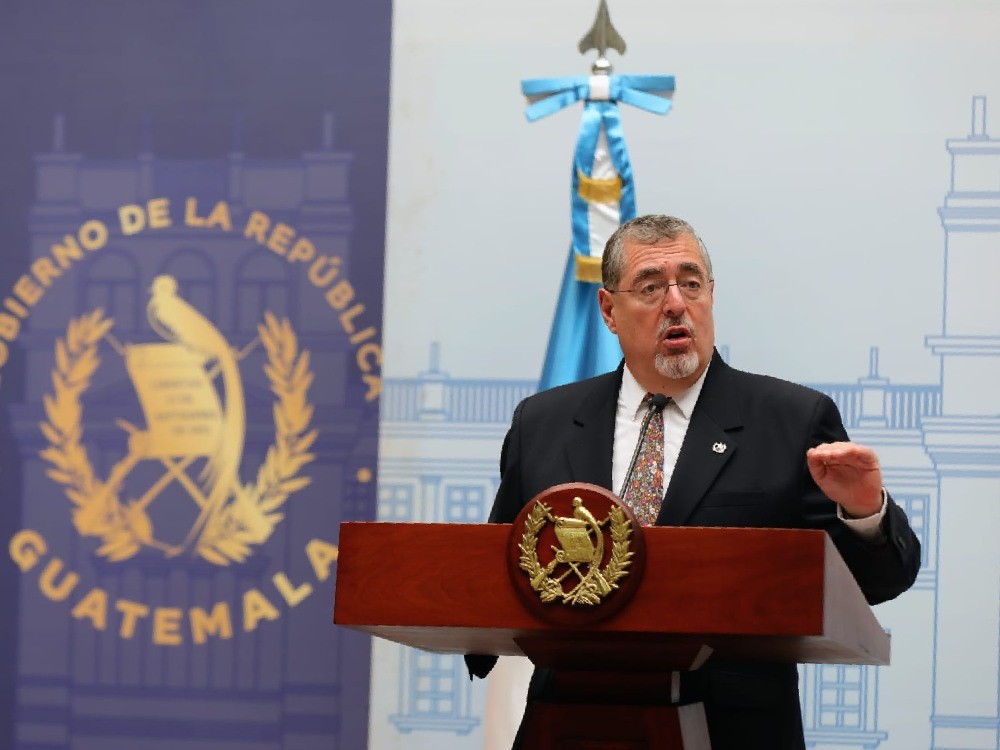Gobierno entregará bonos a familias en extrema pobreza: Q1 mil en áreas rurales y Q250 en áreas urbanas