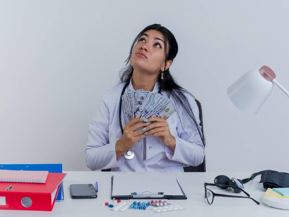 Gota a gota la vida se agota. Cómo la falta de educación financiera afecta nuestra mente