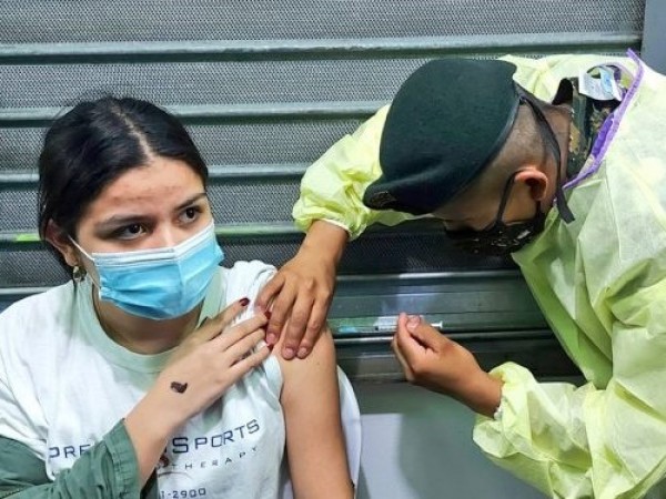 Guatemala habilita registro para vacunar a adolescentes mayores de 12 años