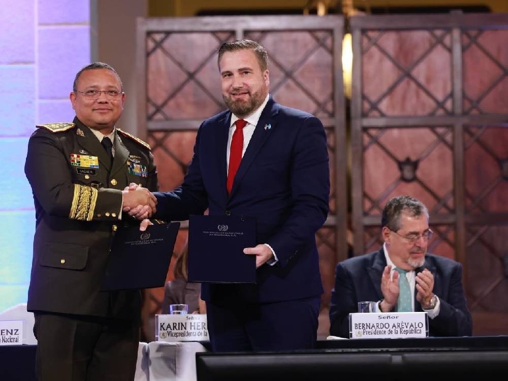 Guatemala impulsa con EE. UU. proyecto ferroviario que conectará a Puerto Quetzal