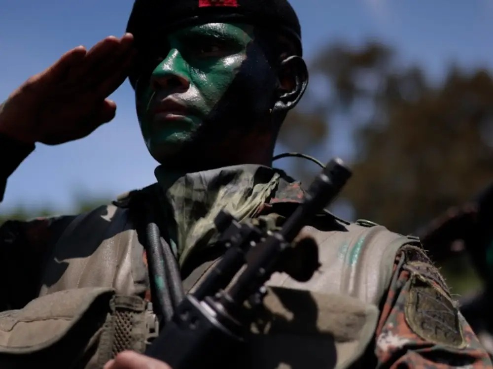 Guatemala recibirá el primer lote de armamento estadounidense para modernizar al Ejército