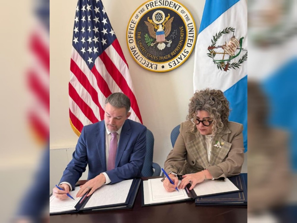 Guatemala y EE. UU. firman acuerdo para que productos guatemaltecos entren con arancel de 0%