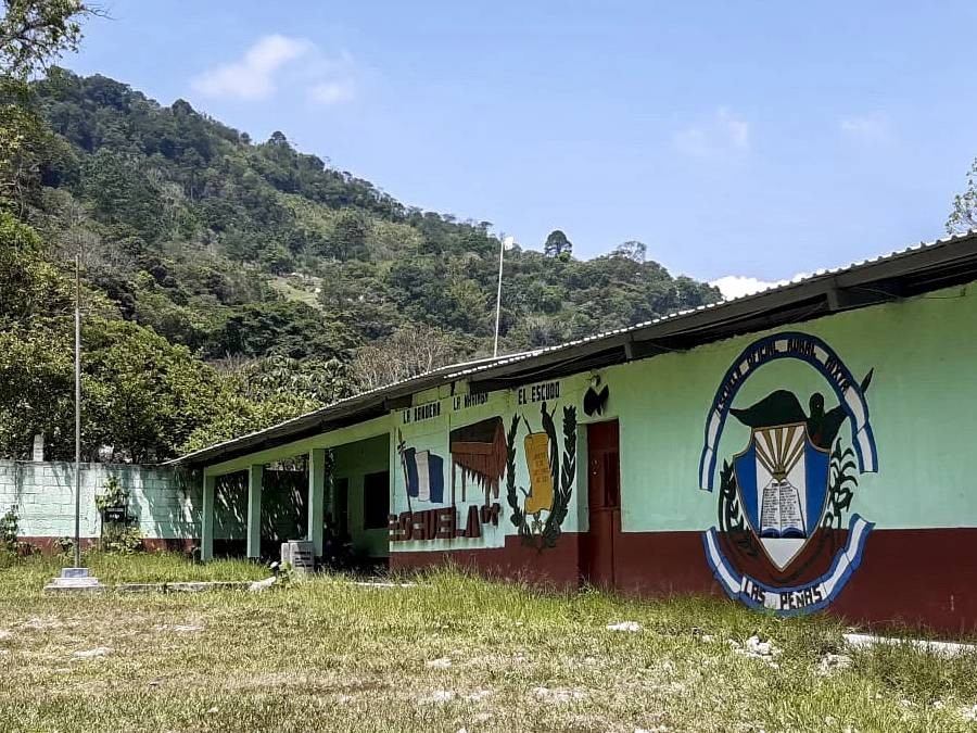 Habilitan más de 500 nuevos institutos de educación media en áreas rurales de Guatemala