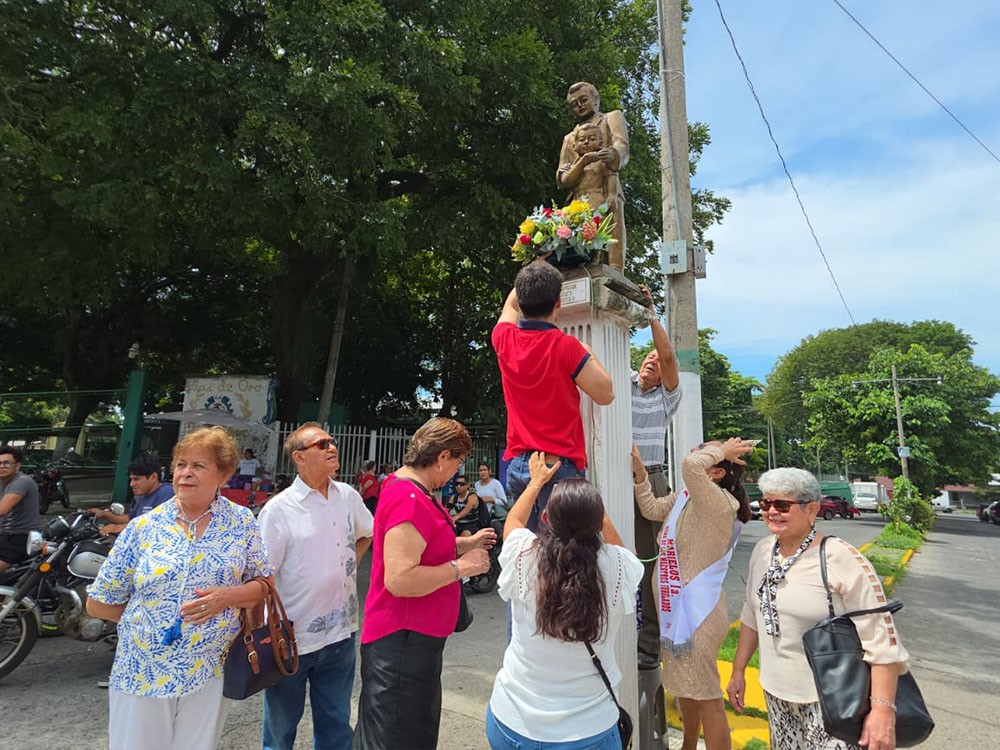 Historia del Monumento al Maestro en la Avenida La Libertad de Mazatenango