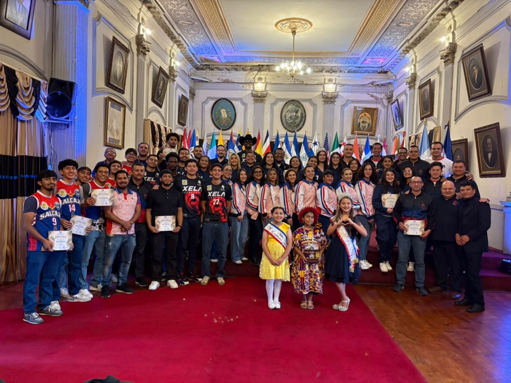 Histórica juramentación de cinco selecciones de baloncesto de Quetzaltenango clasificadas al final four  