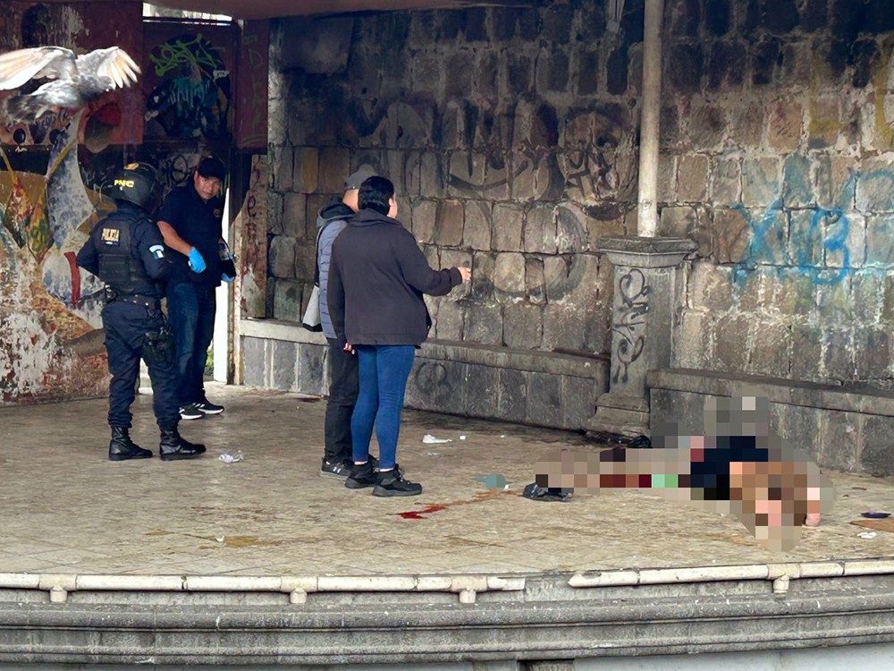 Hombre es encontrado sin vida en la Plazuela del Marimbista en Xela