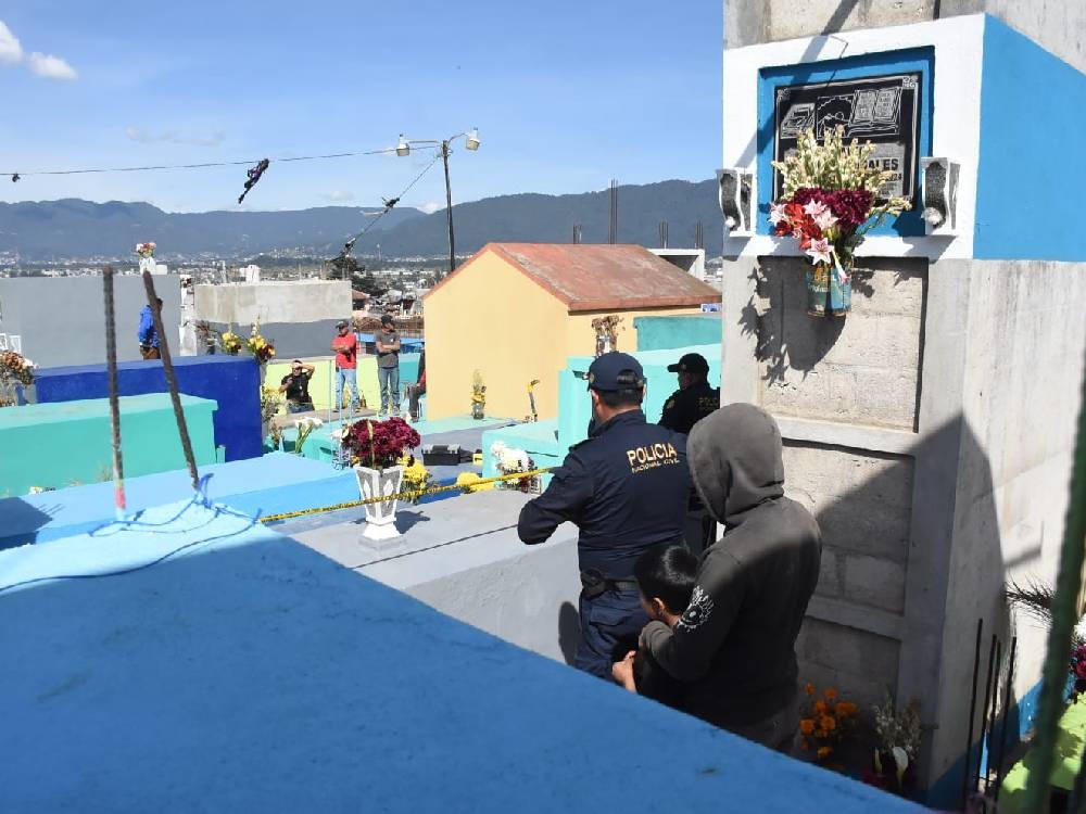 Hombre es localizado sin vida en el Cementerio de San Juan Ostuncalco