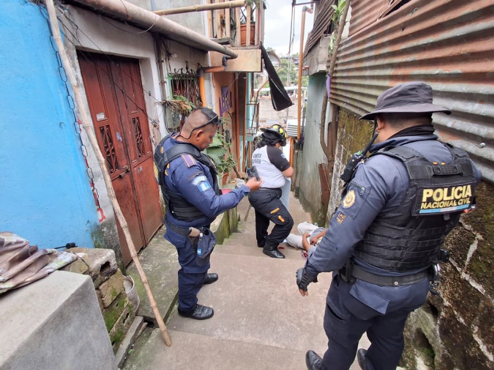 Hombre muere en ataque armado en Colomba Costa Cuca