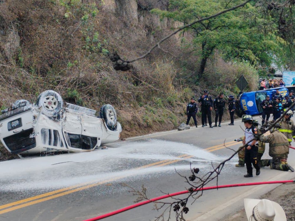 Hombre muere en triple colisión vehicular en Huehuetenango