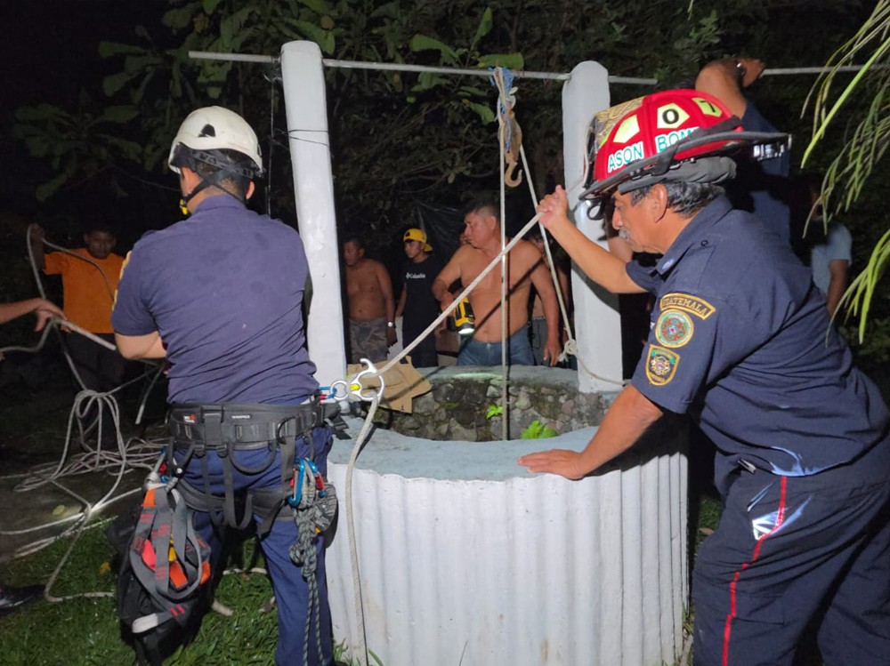Hombre resulta herido tras caer a un pozo de 20 metros en Cuyotenango