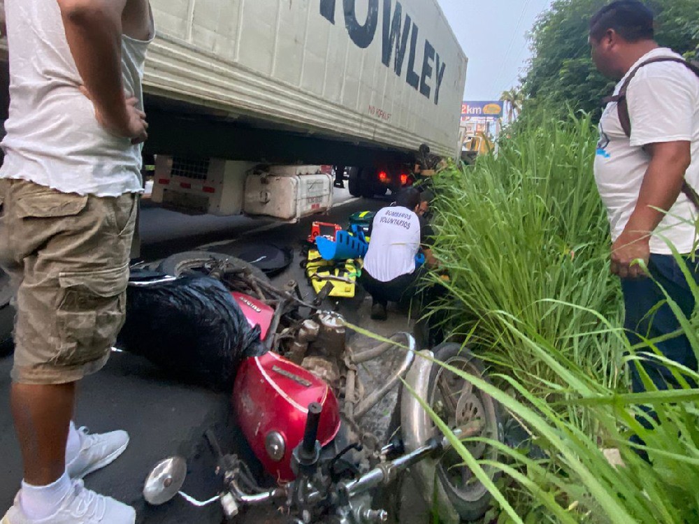 Hombre y mujer se salvan de morir