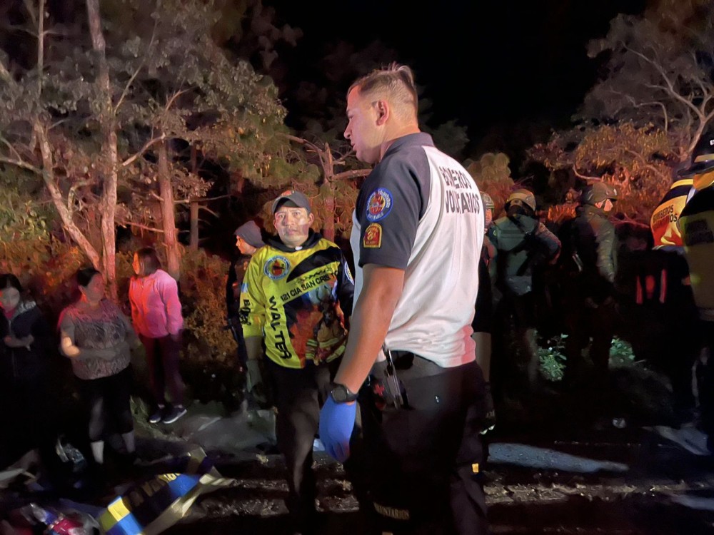 Hospital de Totonicapán atiende a 21 personas tras accidente en la ruta Interamericana