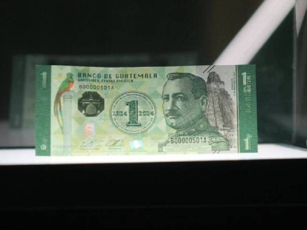 Hoy comienzan a circular los billetes conmemorativos de Q1