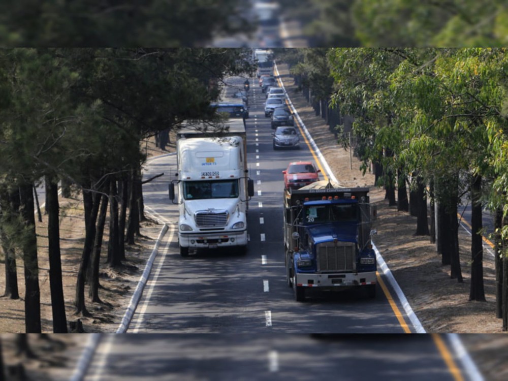 Hoy inicia la restricción de circulación del transporte de carga pesada por Semana Santa