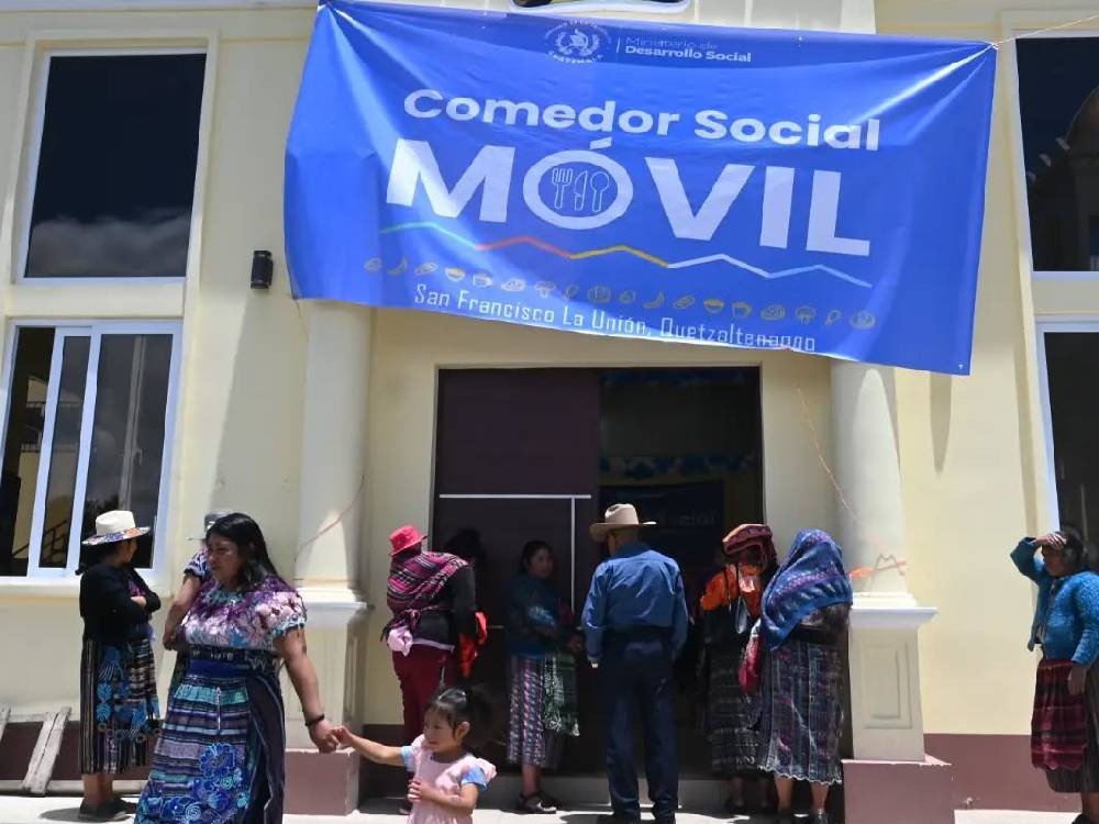 Inauguran dos comedores sociales móviles en municipios quetzaltecos