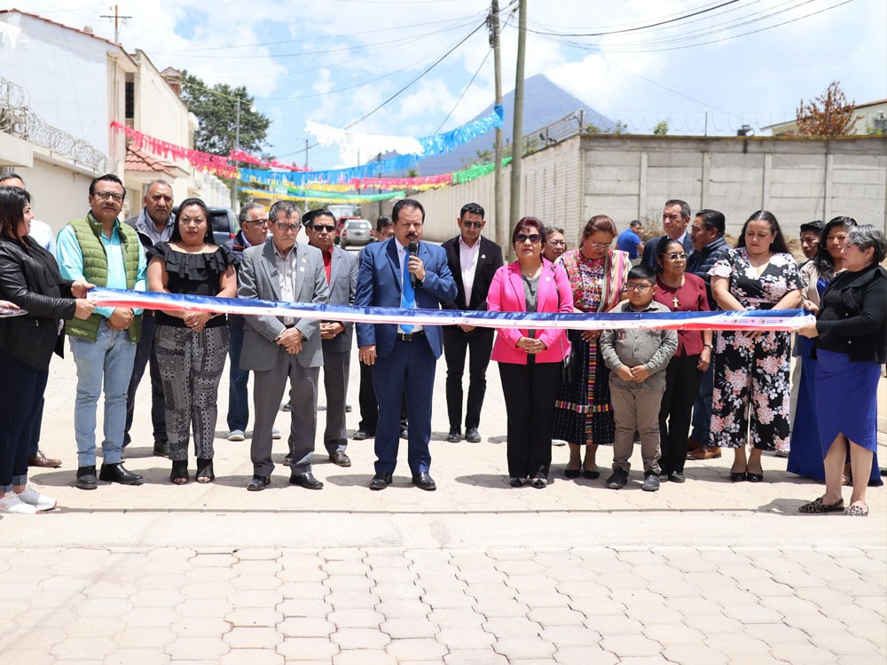 Inauguran mejoramiento vial en zona 9 de Quetzaltenango
