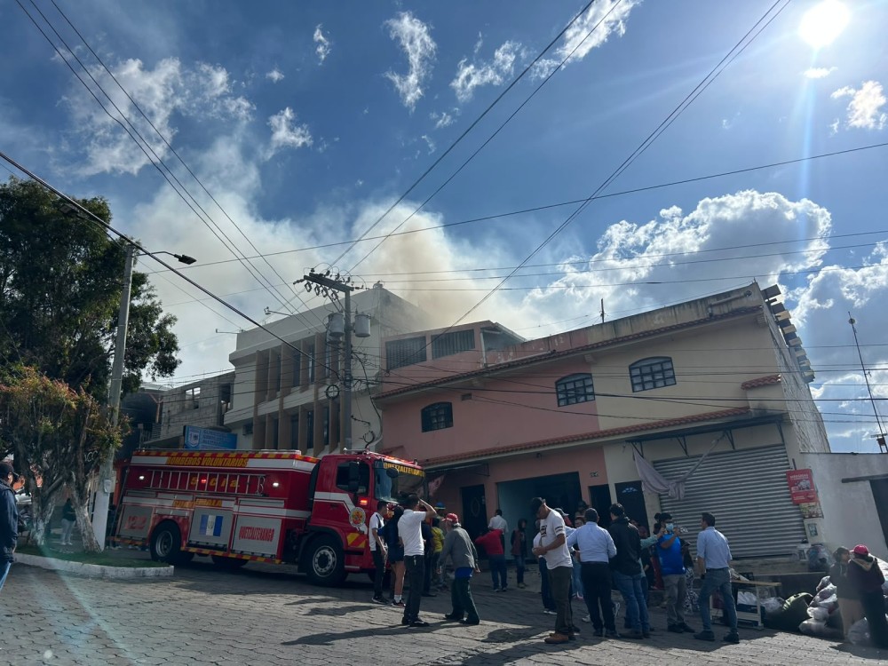 Incendio en inmueble deja pérdidas de más de Q35 mil