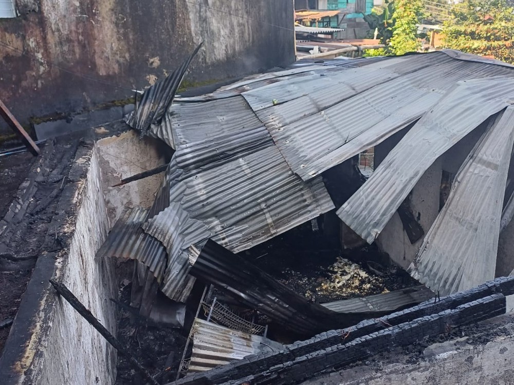 Incendio estructural deja miles de quetzales en pérdidas