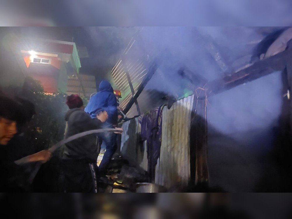 Incendio estructural deja pérdidas por más de Q100 mil