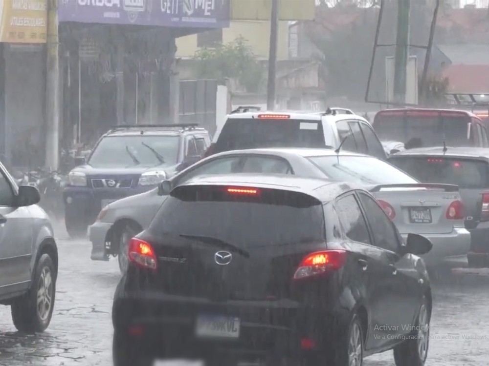 VIDEO: Ingreso de onda del este y sistema de baja presión provocarán lluvias 
