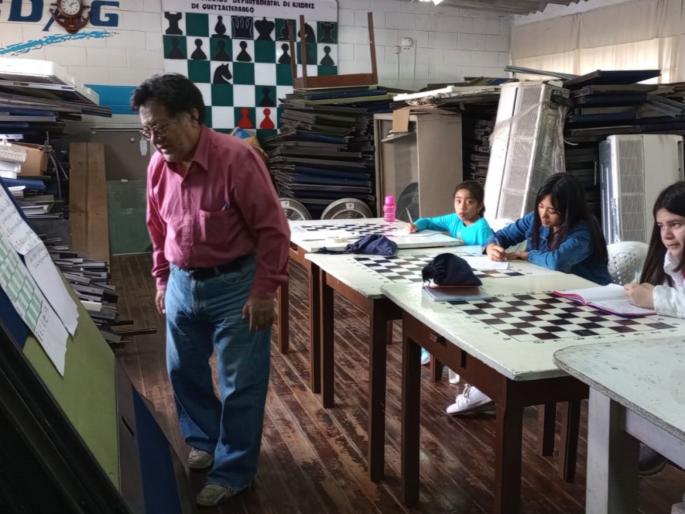 Inicia curso gratuito de ajedrez en Casa del Deportista de Xela