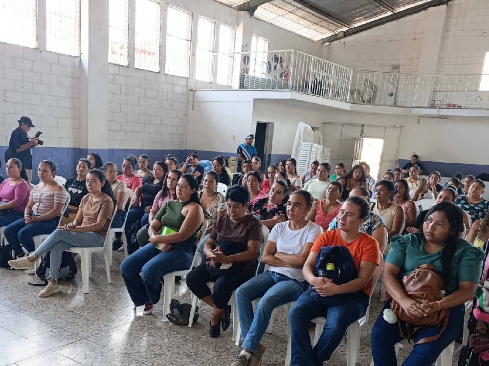 Inicia programa de Beca Productiva para fortalecer el emprendimiento de mujeres en Santa Rosa