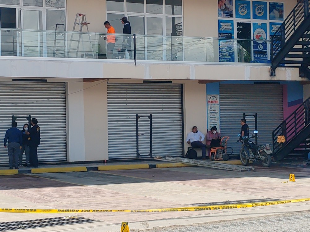 Investigan ataque contra comercios de la zona 10