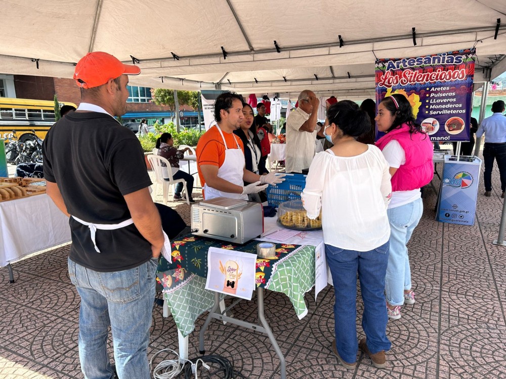 Invitan a visitar bazar de emprendimientos de personas con discapacidad