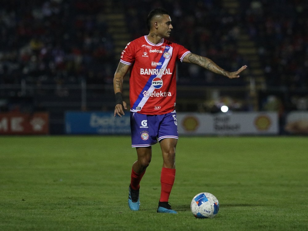 Jorge Aparicio: “No hay que pensar en un título sin antes estar instalados en semifinales”