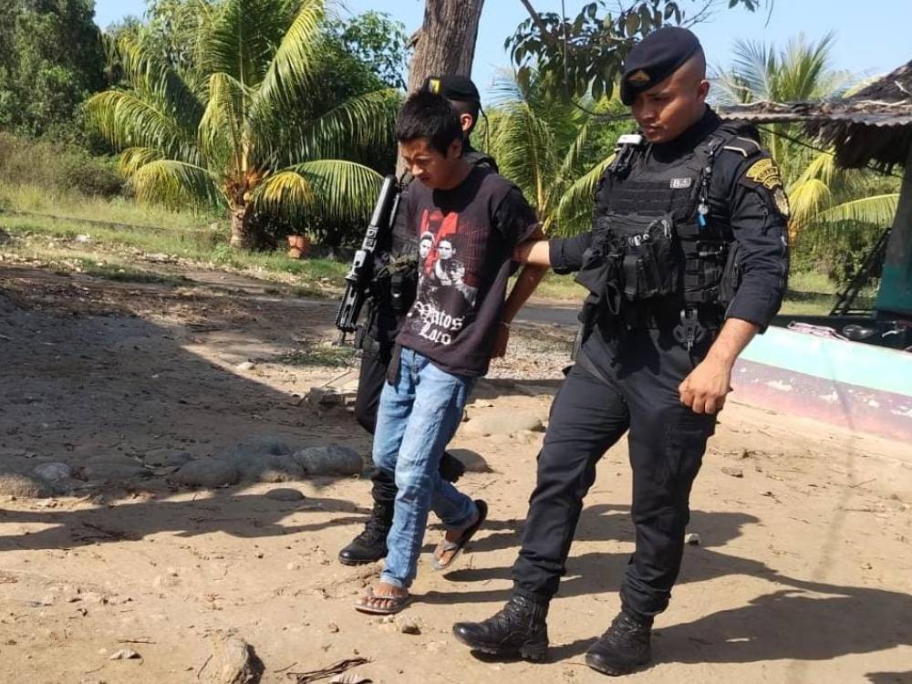 Joven es capturado en allanamiento con arma hechiza