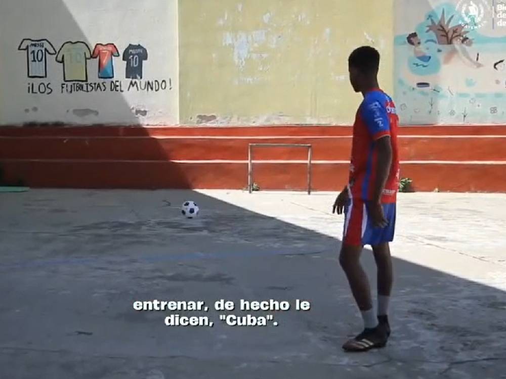 Joven migrante cubano retornado cumple su sueño deportivo en las filas del Xelajú MC
