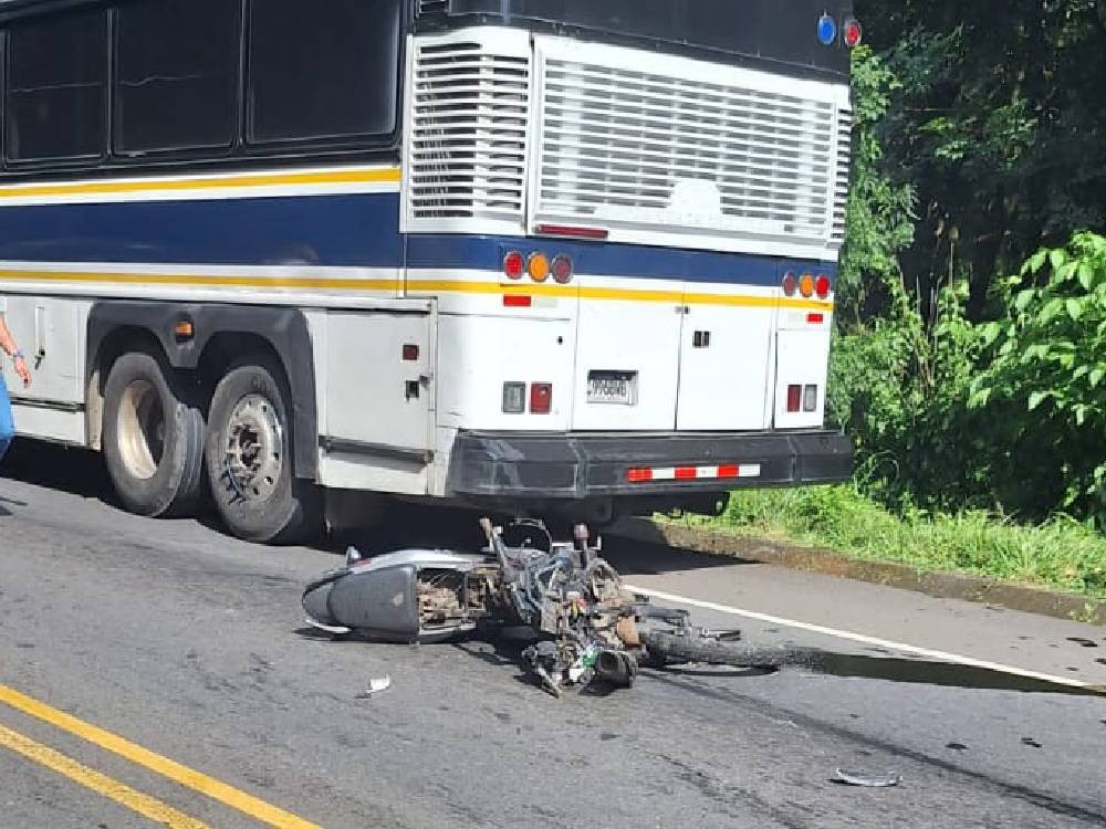 Joven motorista pierde la vida en accidente de tránsito 