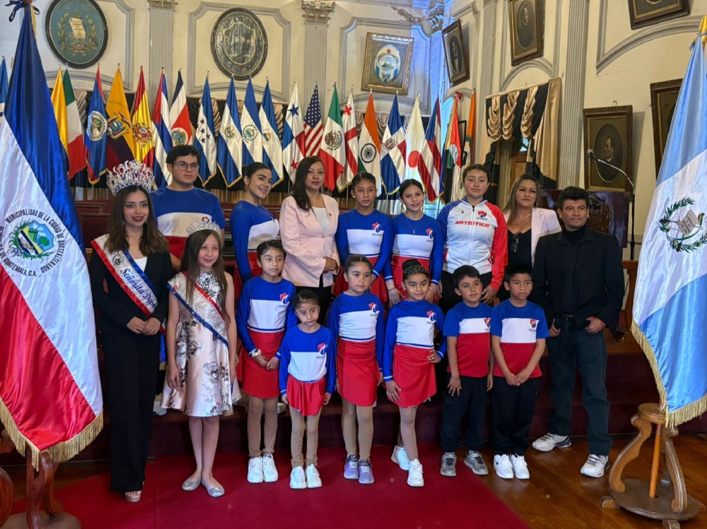 Juramentan a selección de patinaje artístico de Quetzaltenango