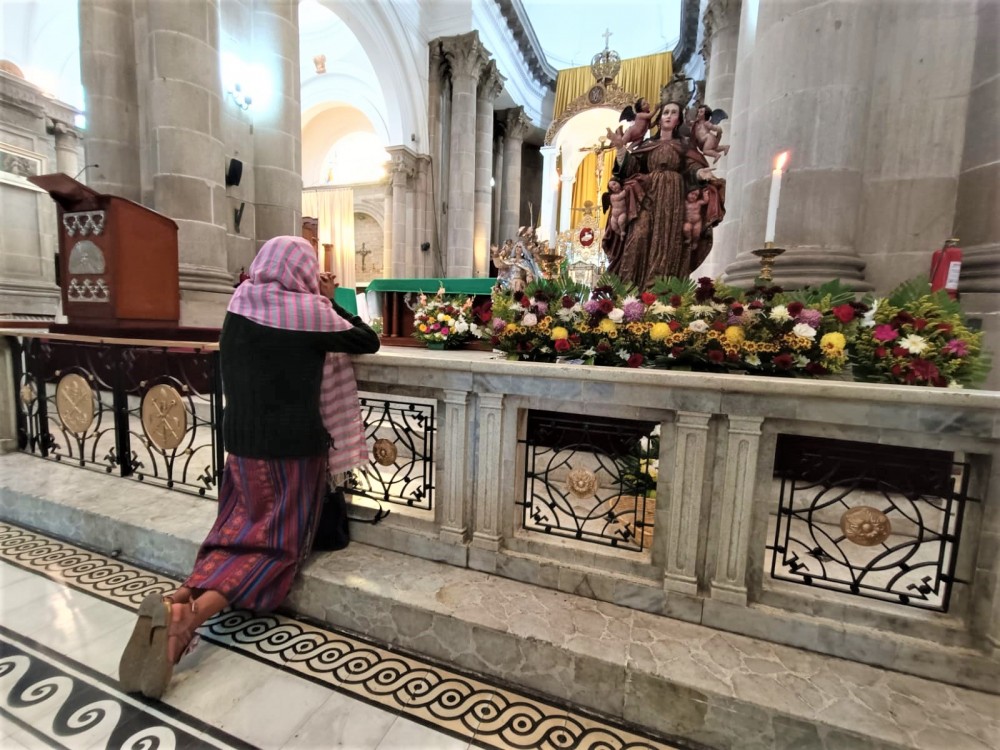 La feligresía católica celebra la solemnidad de la Virgen de la Asunción