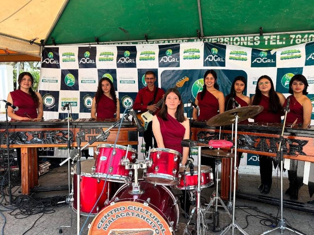 La marimba sonará en la India con las teclas del conjunto de Malacatancito