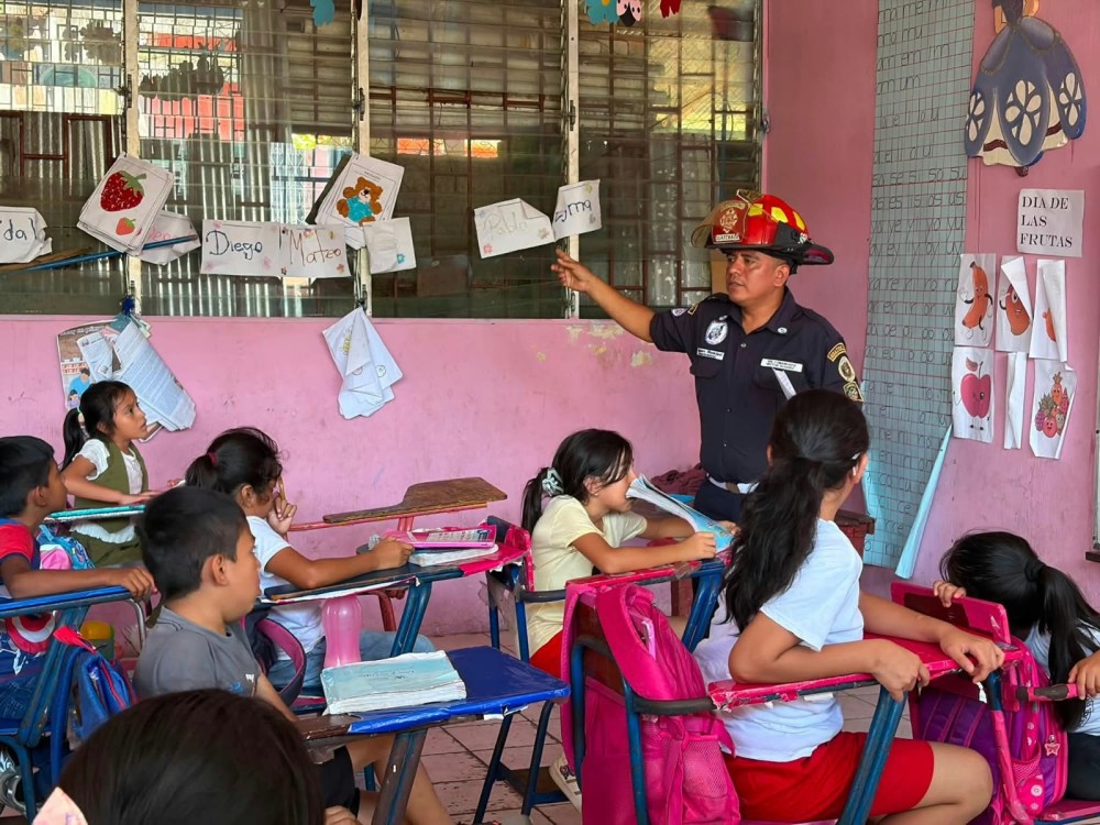 La prevención ayuda a salvar vidas en centros educativos en zona costera de San Marcos