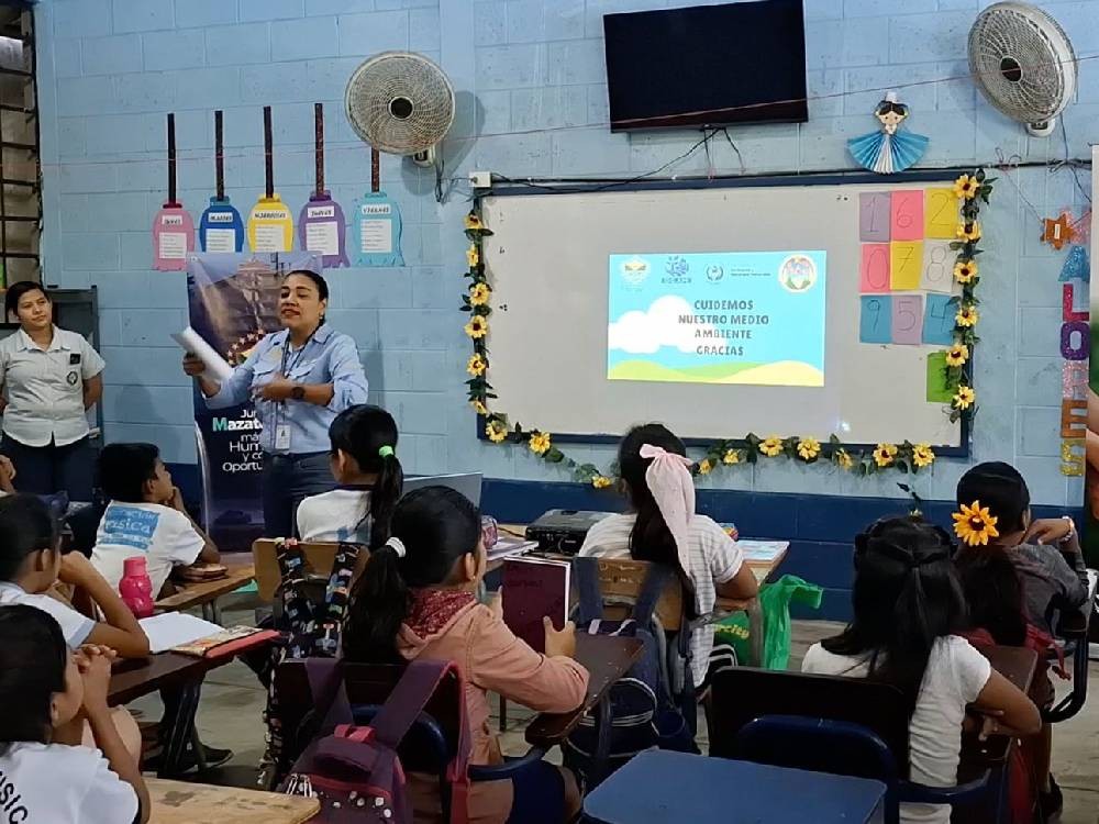 Lanzan campaña de educación ambiental en escuelas de Mazatenango para combatir crisis de basura
