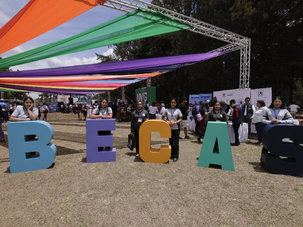 Lanzan tercera convocatoria de Becas por Nuestro Futuro 2025