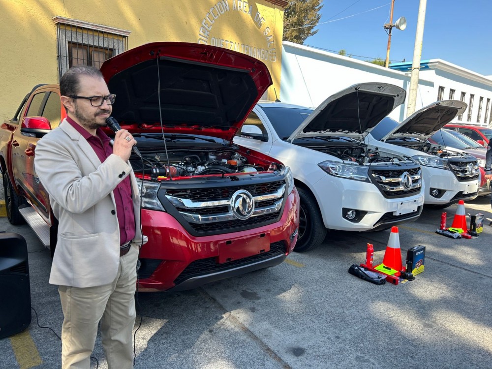 Las Redes Integradas de Salud de Quetzaltenango reciben vehículos para atender casos de desnutrición 
