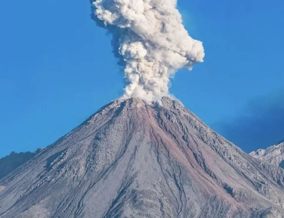 Limitarán el ingreso al volcán Santiaguito, con sanciones contra turistas