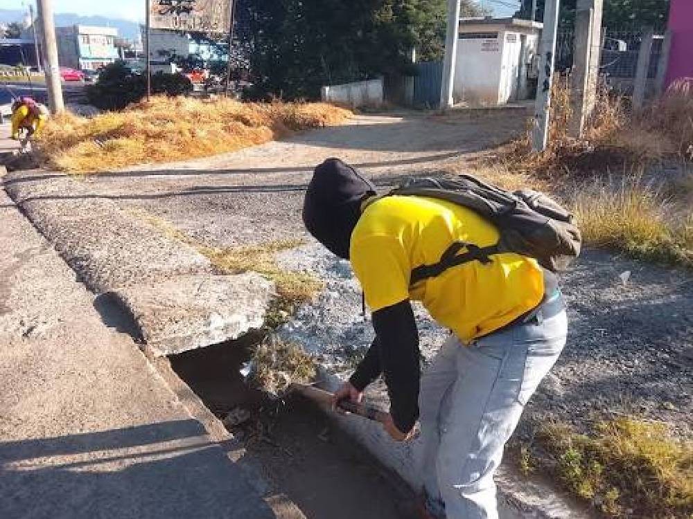 Limpian y conservan 12 tramos carreteros en Quetzaltenango Comunicado