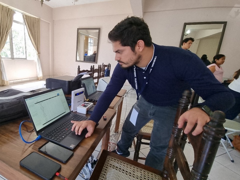 Llevan a cabo simulacro de conteo digital para la segunda vuelta en Suchitepéquez
