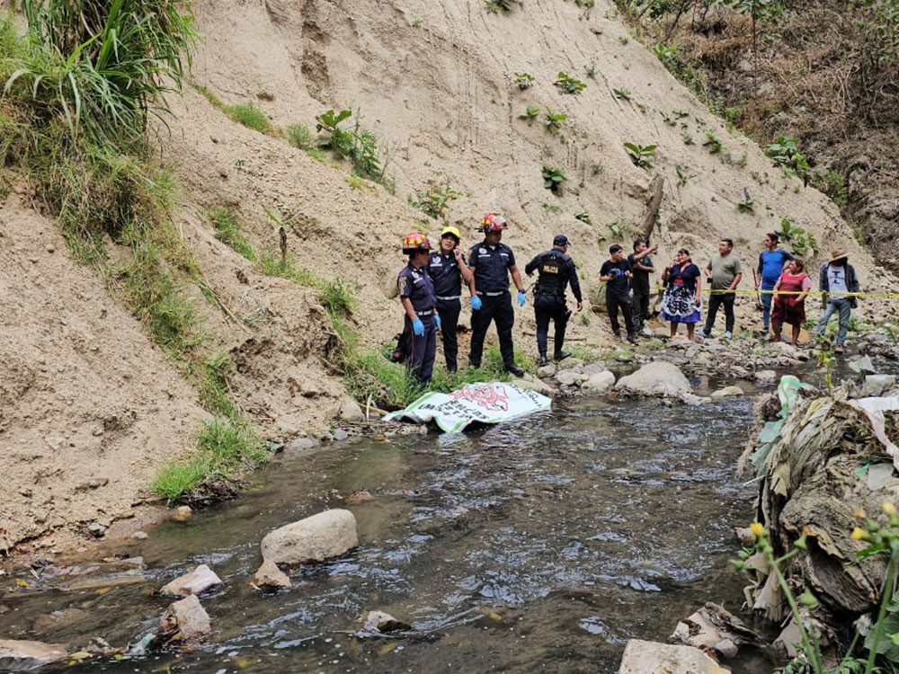 Localizan cadáver de hombre en el fondo de barranco en San Marcos 