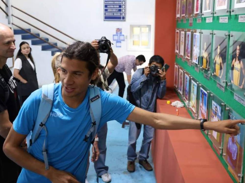 Luis Grijalva realizó entrenamiento en el estadio Nacional Doroteo Guamuch Flores