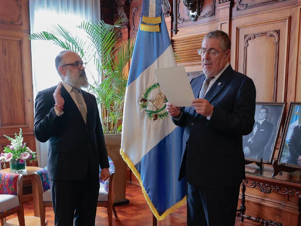 Luis Méndez Salinas, con proyección comunitaria y editorial en Quetzaltenango, es nombrado ministro de Cultura y Deportes