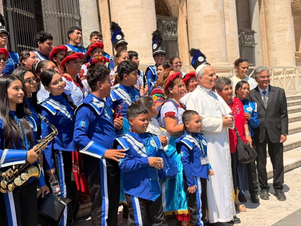 Luna de Xelajú en el Vaticano: Banda guatemalteca representa al país en Festival en Italia y recibe bendición papal
