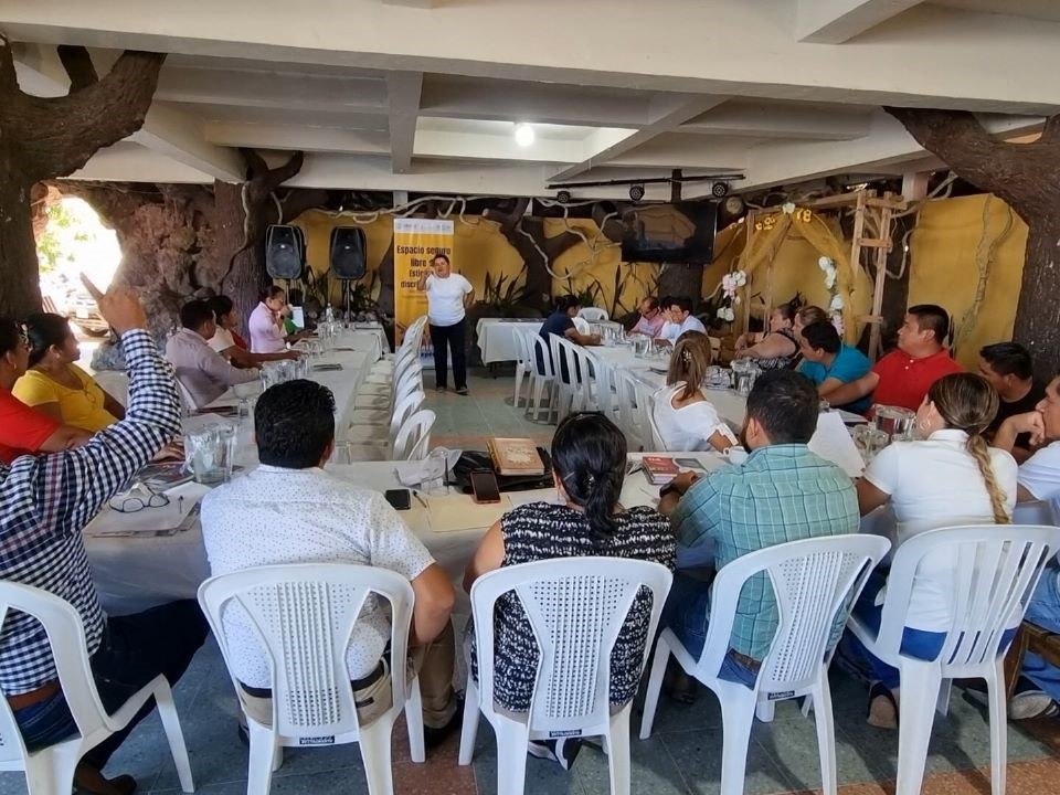 Maestros mazatecos participan en diplomado sobre violencia escolar